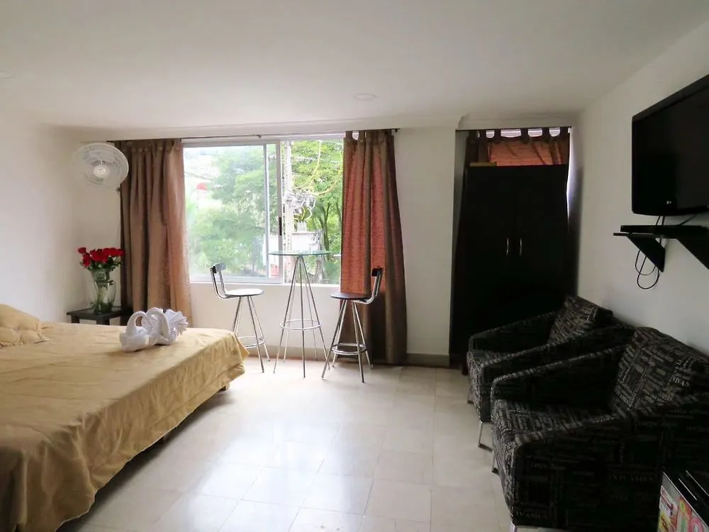 Lleras Green Hotel Medellin 2*,