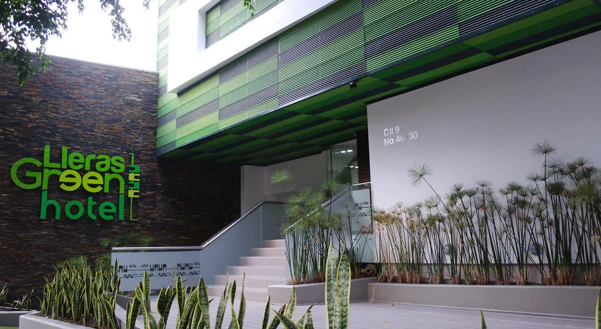 Lleras Green Hotel Medellin 2*,